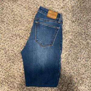 Lucky Brand Crop Jeans size 2/26